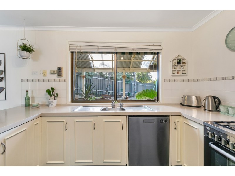 27 Doulton Drive, Trott Park SA 5158