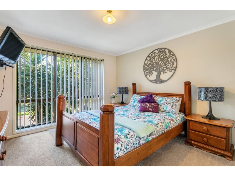 27 Doulton Drive, Trott Park SA 5158