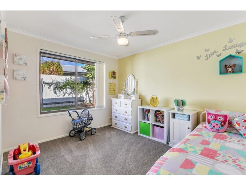 27 Doulton Drive, Trott Park SA 5158