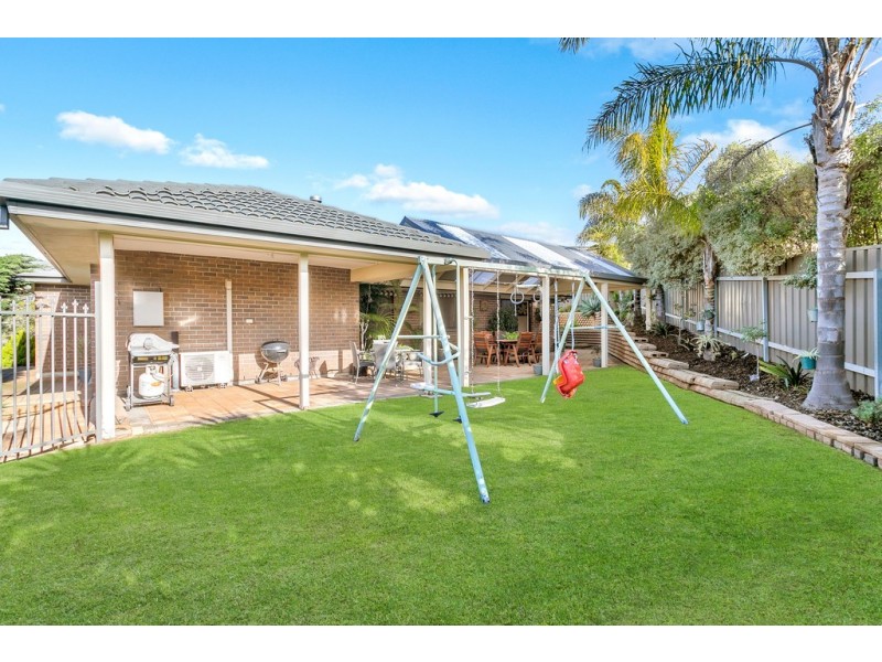 27 Doulton Drive, Trott Park SA 5158