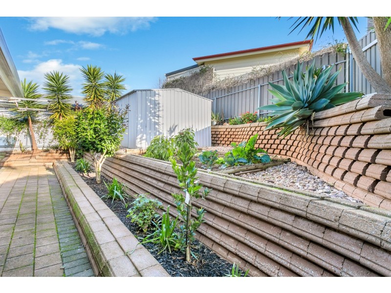 27 Doulton Drive, Trott Park SA 5158