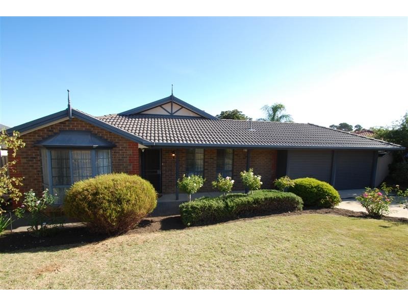 4 Oakbank Cres, Sheidow Park SA 5158