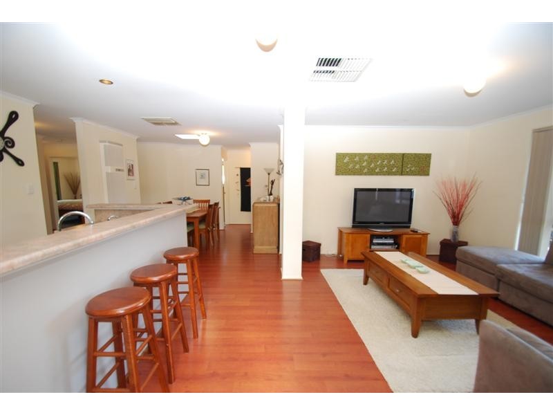 4 Oakbank Cres, Sheidow Park SA 5158