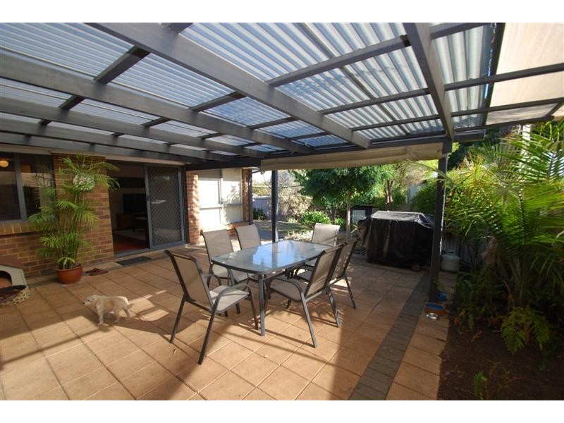 4 Oakbank Cres, Sheidow Park SA 5158