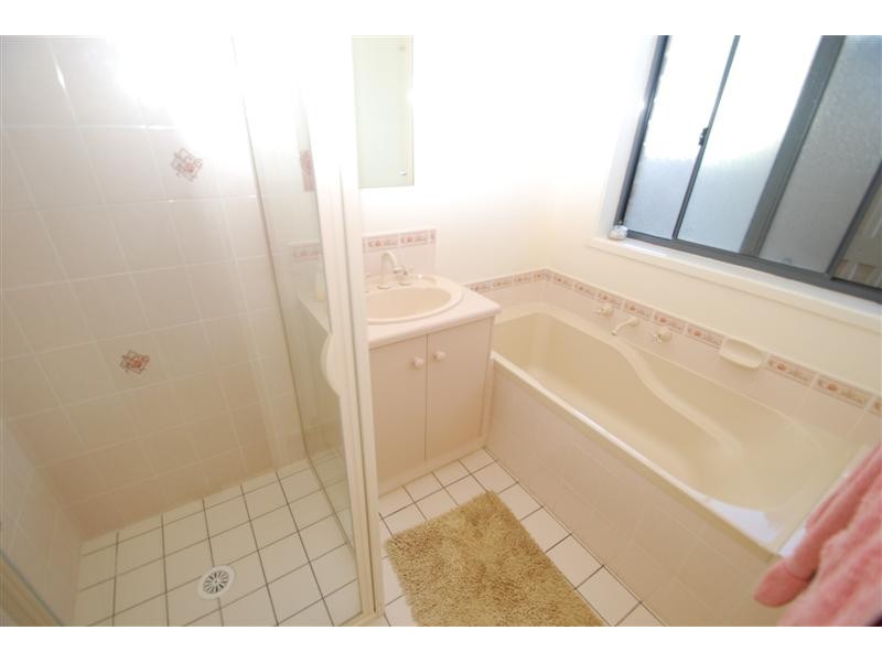 4 Oakbank Cres, Sheidow Park SA 5158