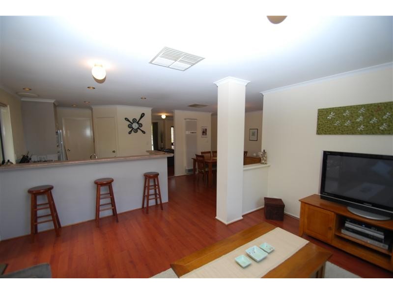 4 Oakbank Cres, Sheidow Park SA 5158