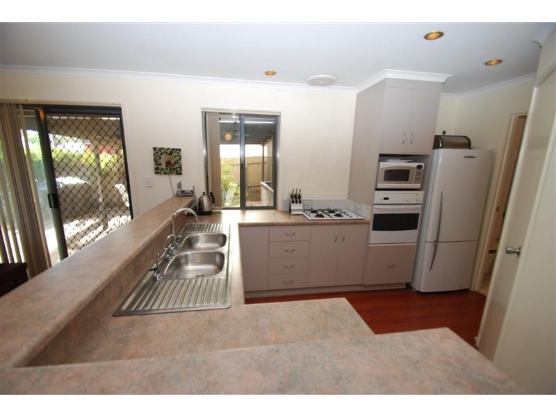 4 Oakbank Cres, Sheidow Park SA 5158