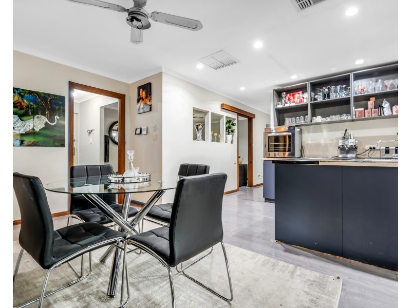 8 Claremont Street, Morphett Vale SA 5162