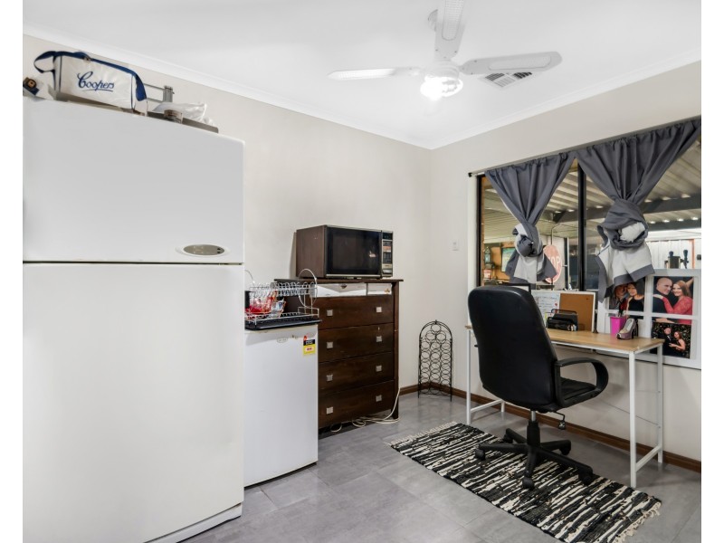 8 Claremont Street, Morphett Vale SA 5162