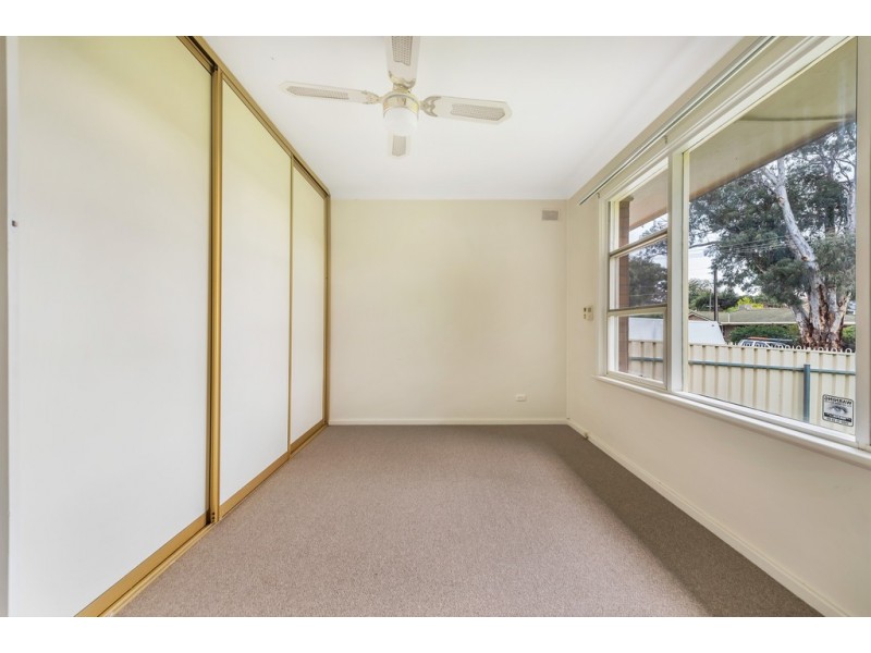 8 Claret Street, Morphett Vale SA 5162