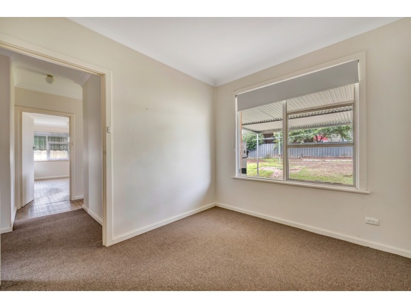 8 Claret Street, Morphett Vale SA 5162