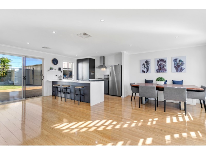 6 Columba Street, Christie Downs SA 5164