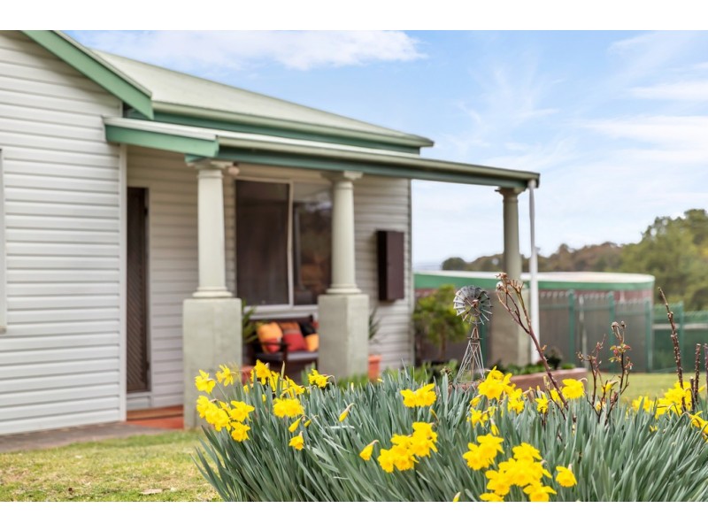 2 Ridge Road, Bradbury SA 5153