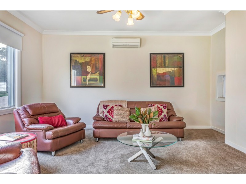 2 Ridge Road, Bradbury SA 5153