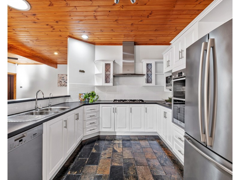 4 Gwendoline Court, Coromandel Valley SA 5051