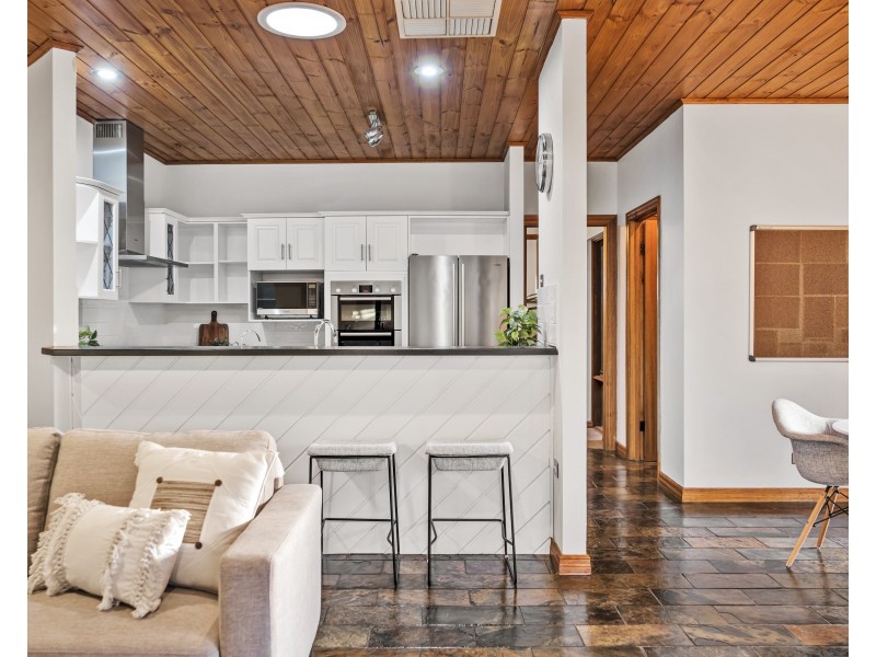 4 Gwendoline Court, Coromandel Valley SA 5051