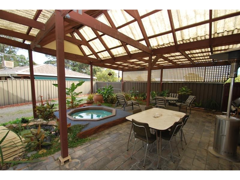 12 Manning Rd, Aberfoyle Park SA 5159