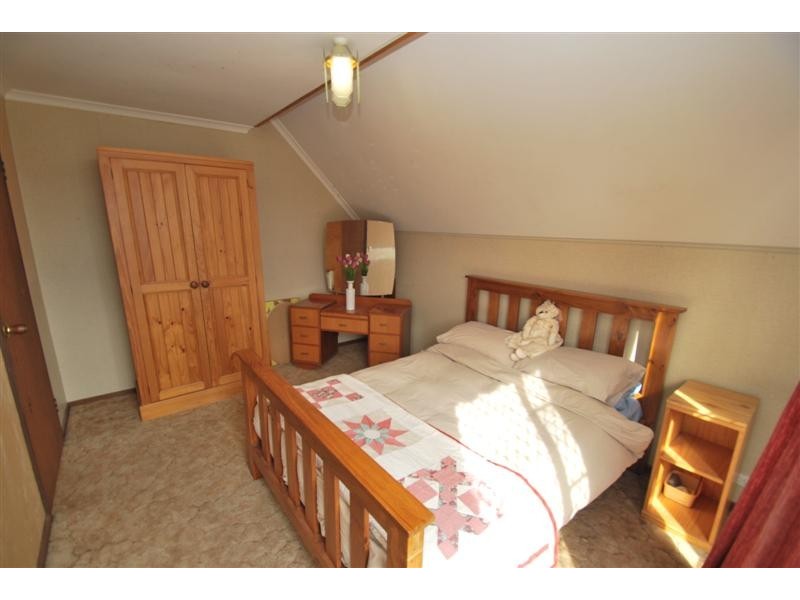 12 Manning Rd, Aberfoyle Park SA 5159