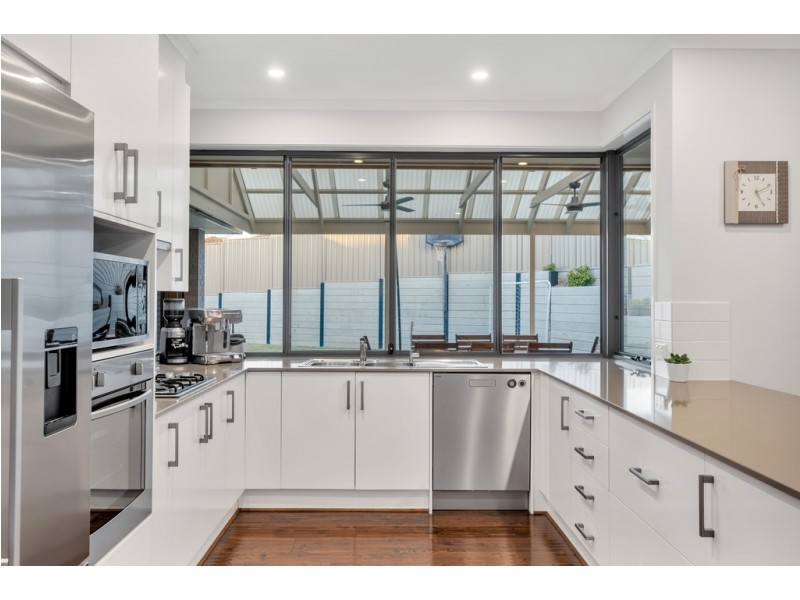 10 Busselton Road, Seaford Rise SA 5169