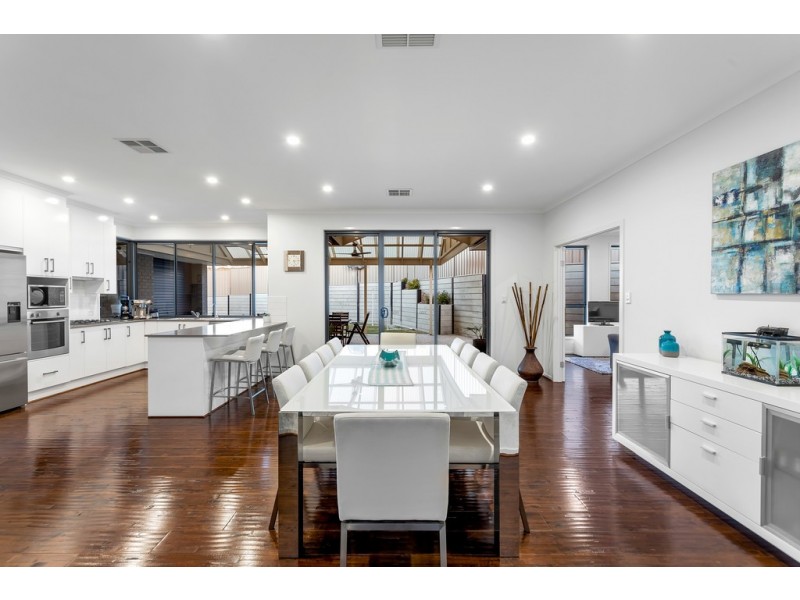 10 Busselton Road, Seaford Rise SA 5169