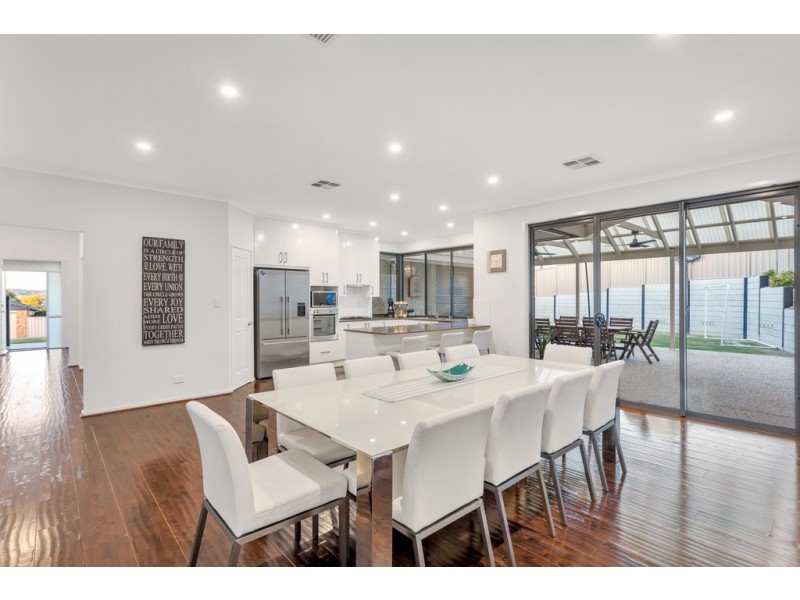 10 Busselton Road, Seaford Rise SA 5169