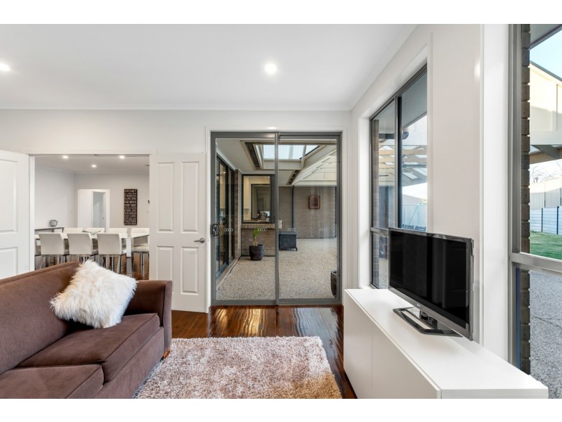 10 Busselton Road, Seaford Rise SA 5169