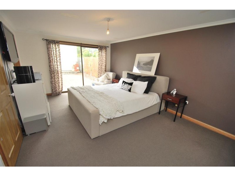 74 Kenihans Road, Happy Valley SA 5159