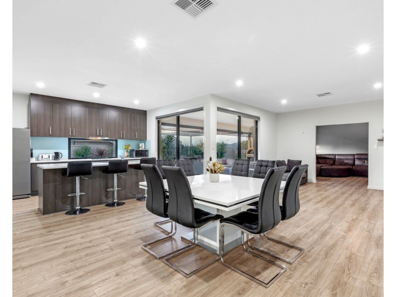 5 Fairlight Place, Seaford Rise SA 5169