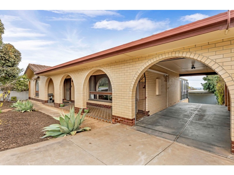 55 Ashton Rise, Huntfield Heights SA 5163 Magain Real Estate Happy Valley Sold