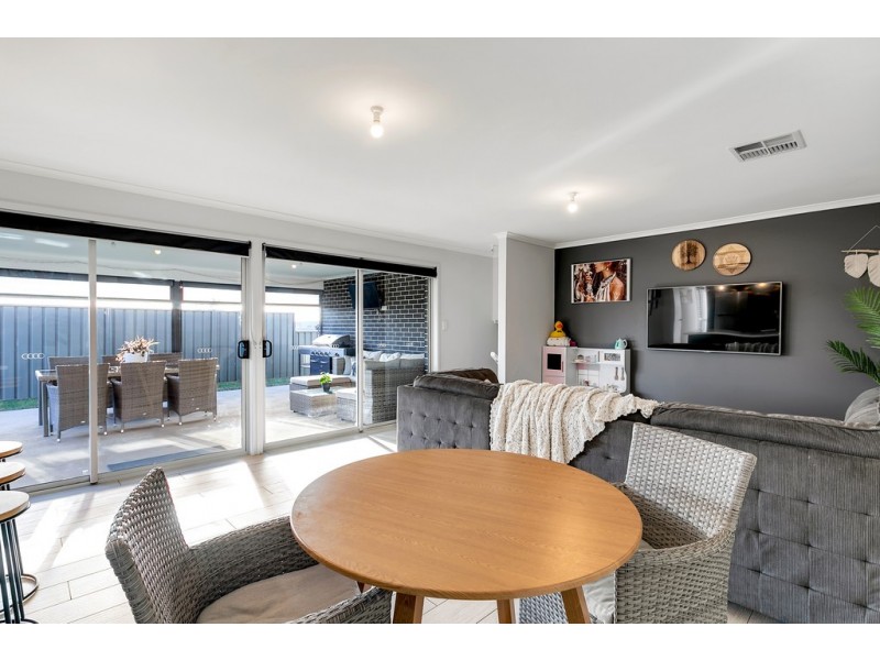 1 Observation Road, Seaford Heights SA 5169