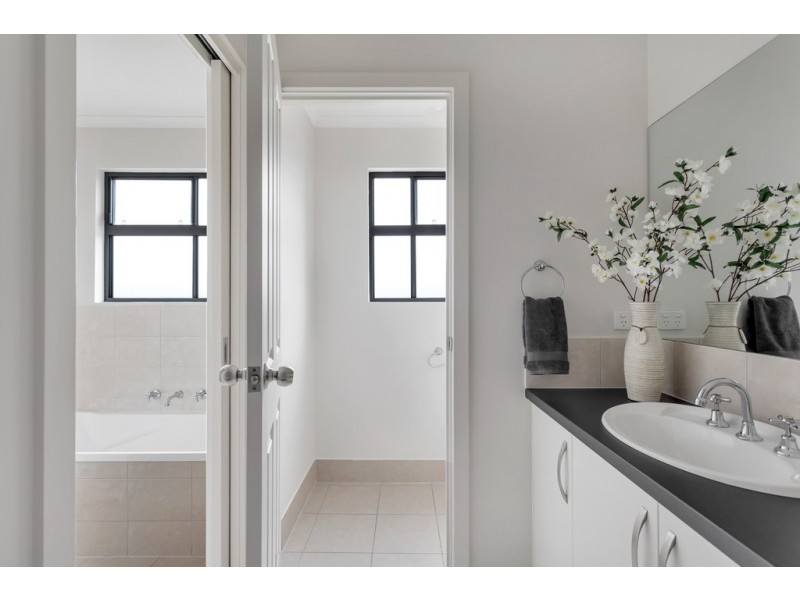 11B Raggatt Crescent, Mitchell Park SA 5043