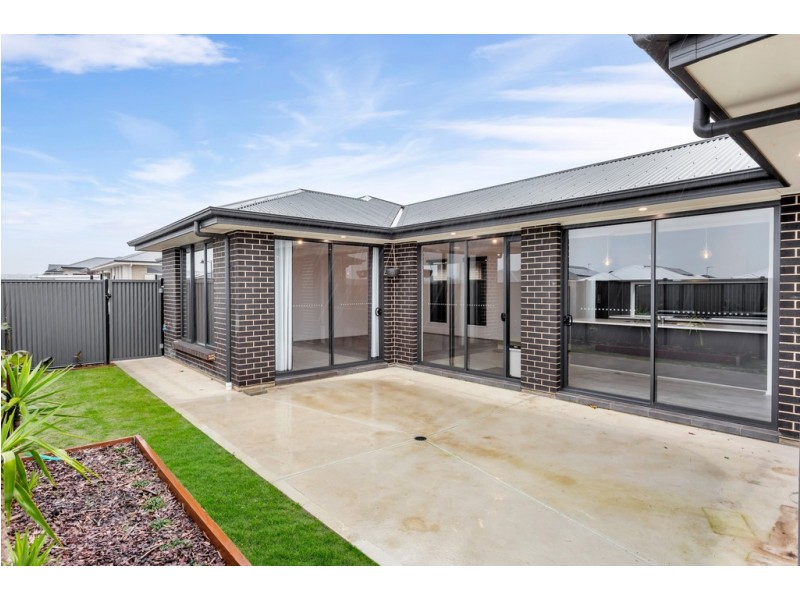 2 Celeste Lane, Moana SA 5169