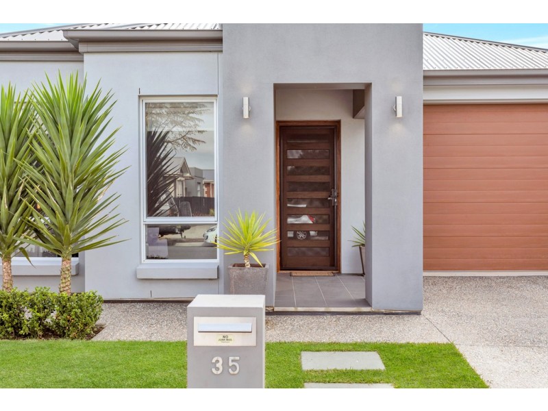 35 Sunrise Drive, Woodcroft SA 5162