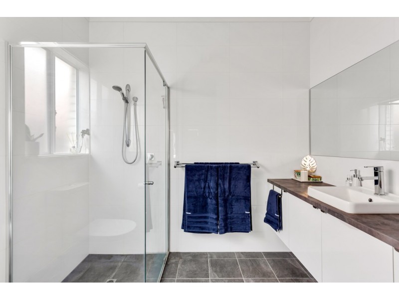 35 Sunrise Drive, Woodcroft SA 5162