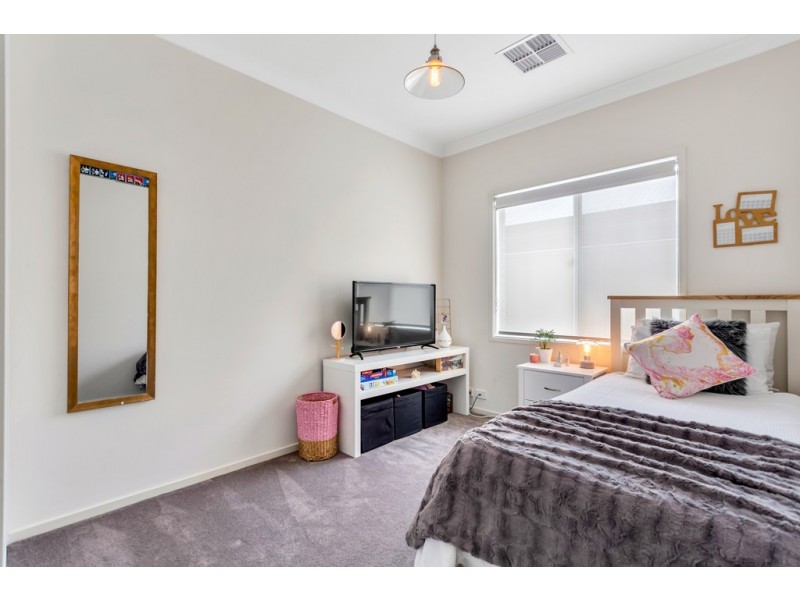 35 Sunrise Drive, Woodcroft SA 5162