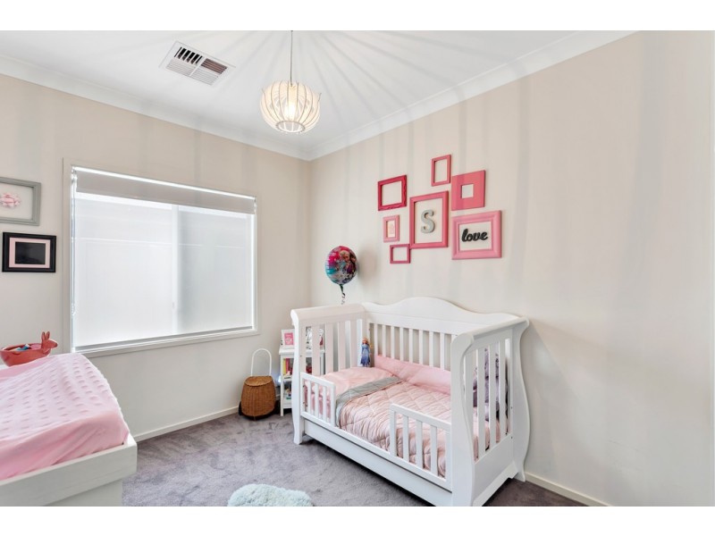 35 Sunrise Drive, Woodcroft SA 5162