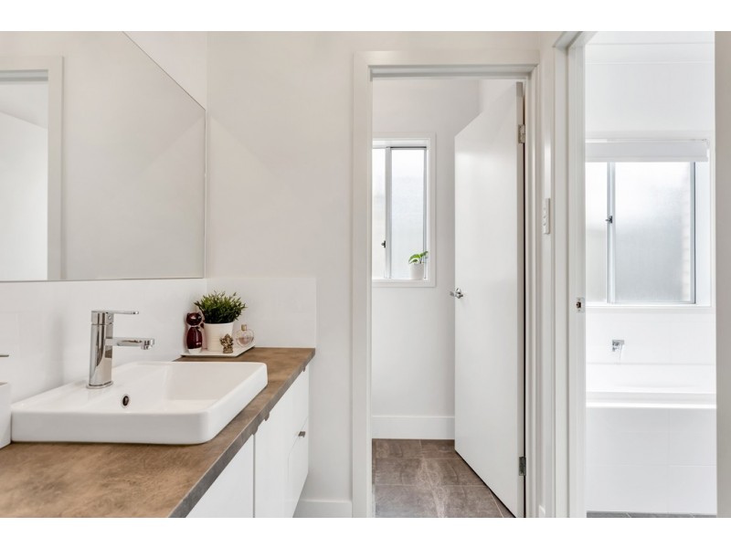 35 Sunrise Drive, Woodcroft SA 5162