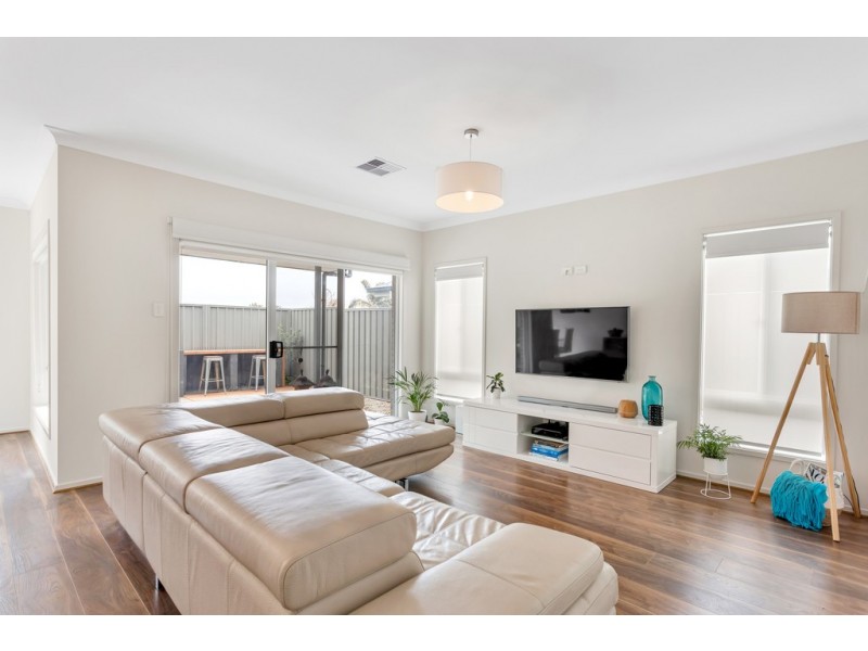 35 Sunrise Drive, Woodcroft SA 5162