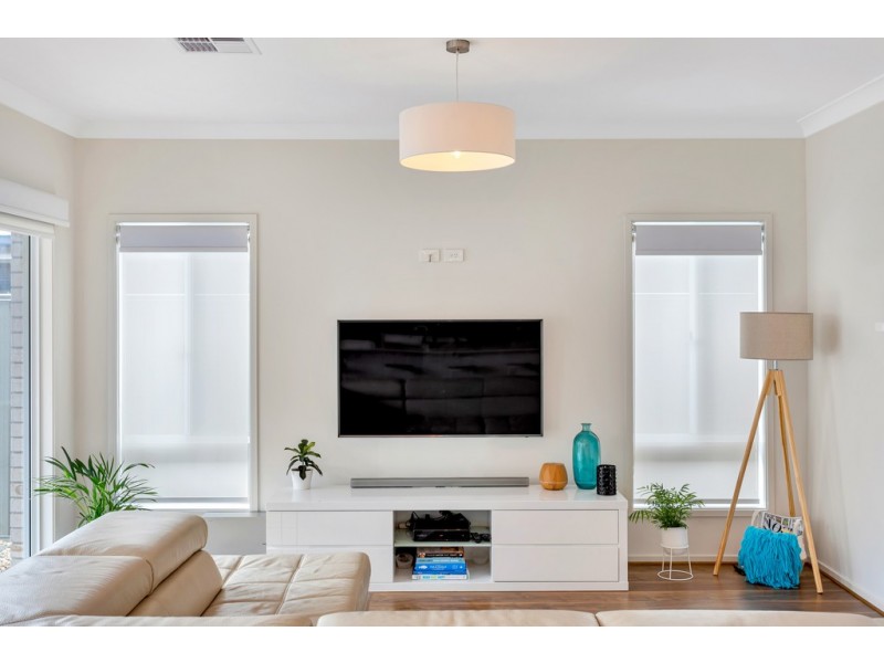 35 Sunrise Drive, Woodcroft SA 5162