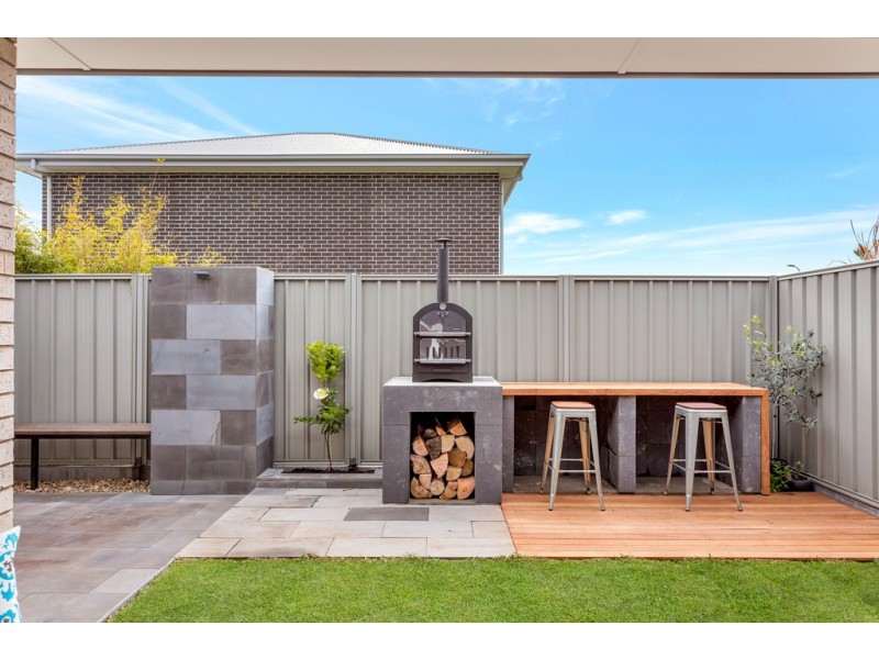 35 Sunrise Drive, Woodcroft SA 5162