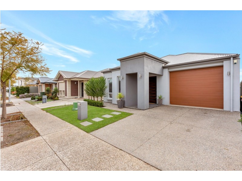 35 Sunrise Drive, Woodcroft SA 5162