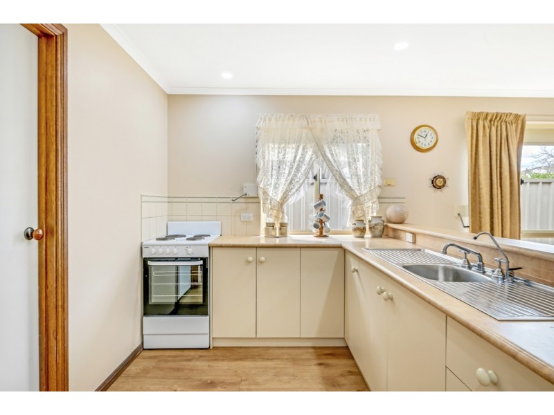 84 Mawson Circuit, Woodcroft SA 5162