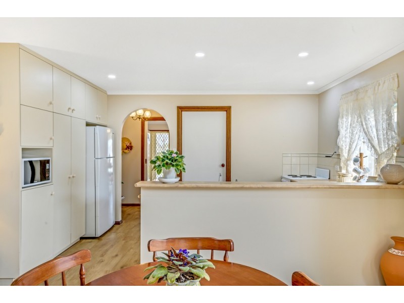 84 Mawson Circuit, Woodcroft SA 5162