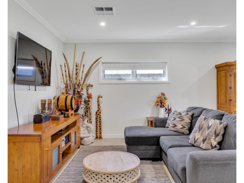 2a Agnes Street, Christie Downs SA 5164