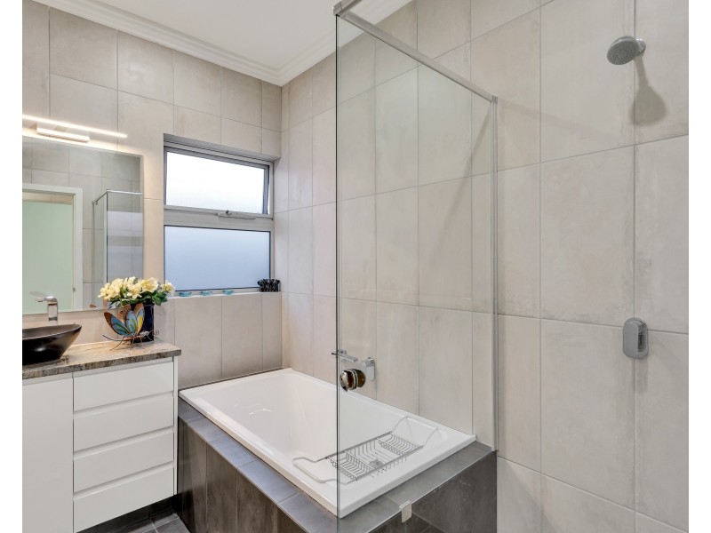 2a Agnes Street, Christie Downs SA 5164