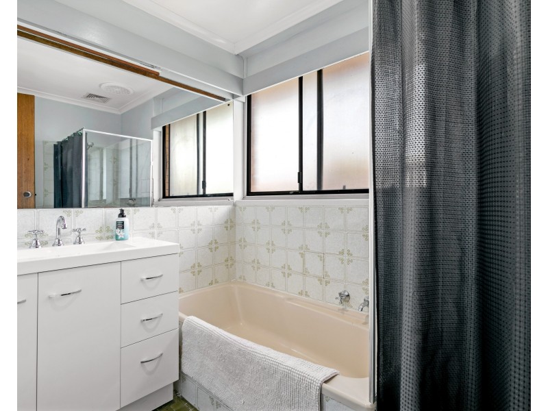 24 Alabama Road, Happy Valley SA 5159