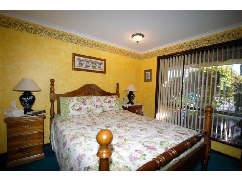 6 Hendrix Cres, Woodcroft SA 5162