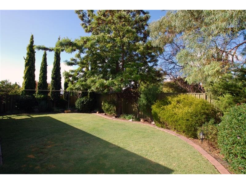 6 Hendrix Cres, Woodcroft SA 5162
