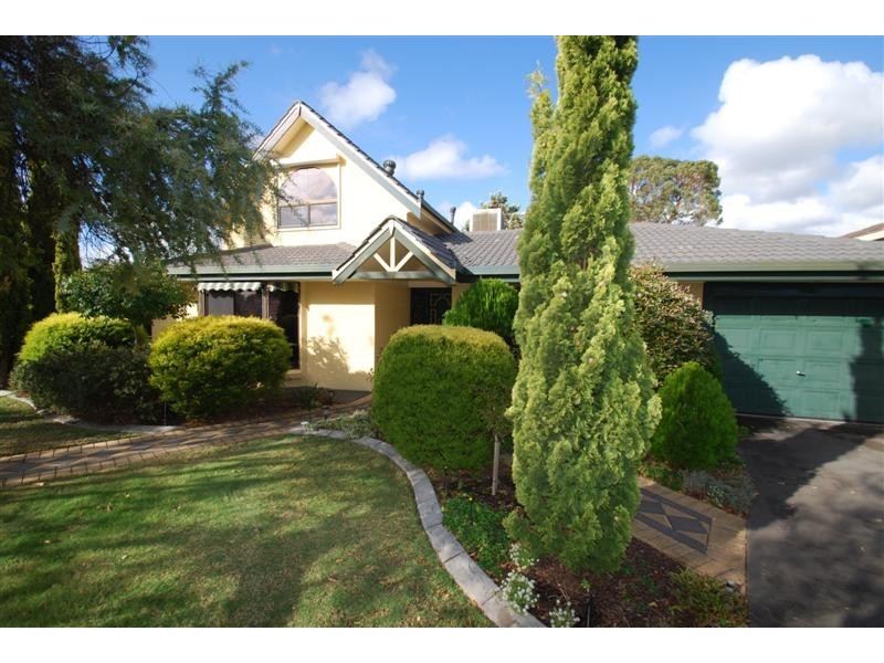 6 Hendrix Cres, Woodcroft SA 5162