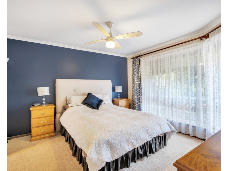 4 Windsor Court, Morphett Vale SA 5162